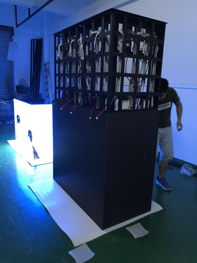 Small Dots Custom Led Display P2.5 Mobile Led Billboard Advertising For Shop 1