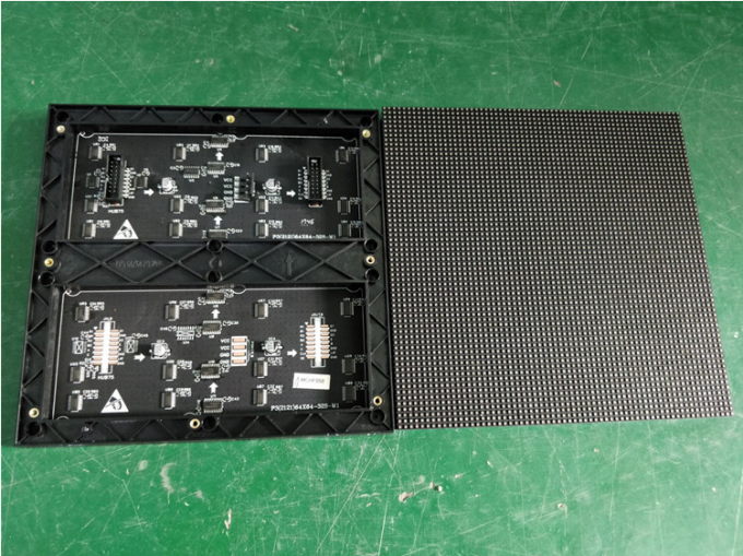 Small Spacing Series Outdoor Full Color LED Display P2.5 Advertising Board 0