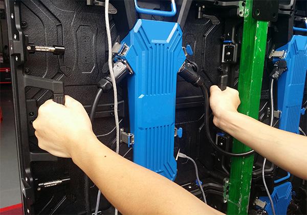 Waterproof Outdoor LED Video Wall Rental  P4.81 500*1000mm Die Casting Cabinet 2