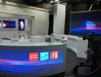 Electronic SMD 3in1 Indoor Led Video Screens , 1R1G1B P4 Full Color