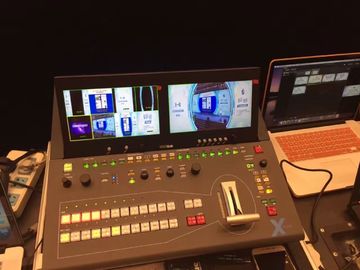 Leave Messages Big Advertising Indoor Led Screens , rent video wall display Billboard