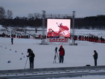 Iron Outdoor Led Video Wall Rental 1R1G1B P10 1 / 4 scan IP65 220V / 50Hz