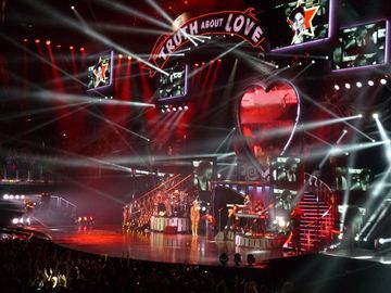 buy Outdoor SMD DIP Super Thin LED Video Wall Rental Super Light 640mm x 640mm online manufacturer